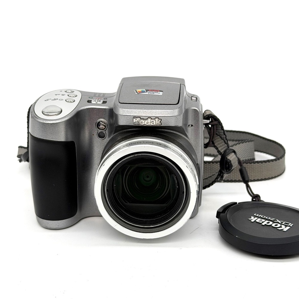Kodak EasyShare Z740 Digital Camera 5.0MP 10x Optical Zoom Silver Retro Digicam